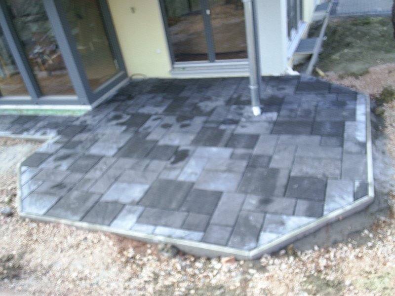 Terrassenbau aus Trenton-Terrassenplatten  wilder Verband